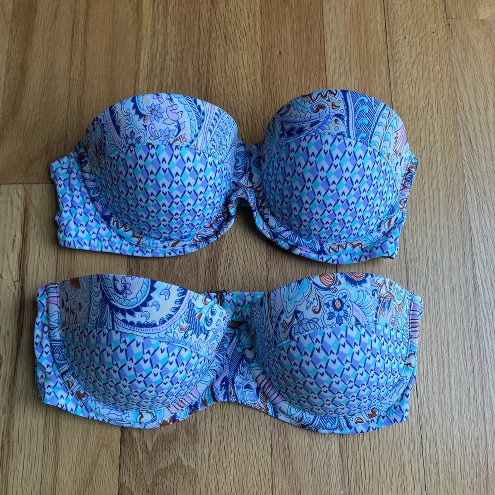 Victoria’s Secret 32D Bandeau Bikini Top Bundle - Blue Paisley